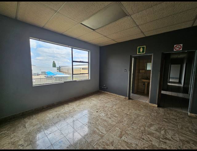 1,880M² WAREHOUSE TO LET IN MEADOWDALE